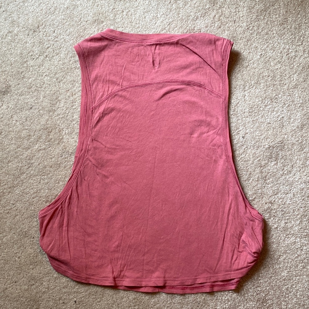 Lululemon 🍋 cropped muscle tank